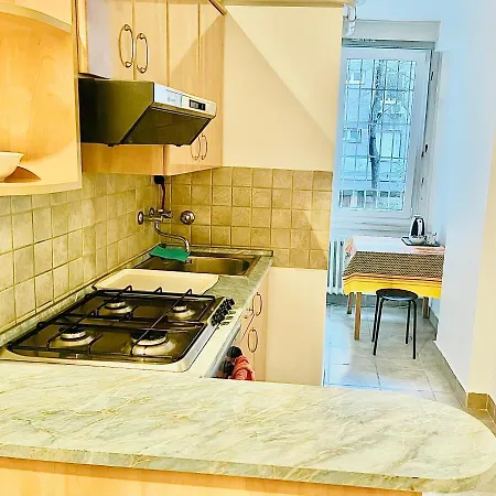 Bauhaus Flat In Amazing Location