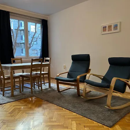 Bauhaus Flat In Amazing Location Apartamento