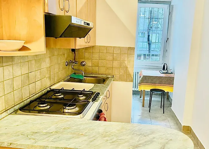 Bauhaus Flat In Amazing Location