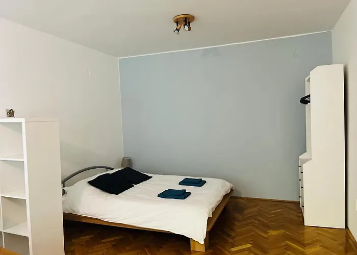 Bauhaus Flat In Amazing Location Διαμέρισμα *