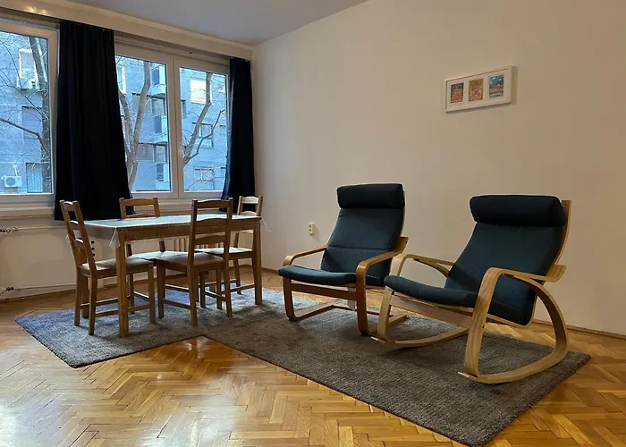Bauhaus Flat In Amazing Location Διαμέρισμα